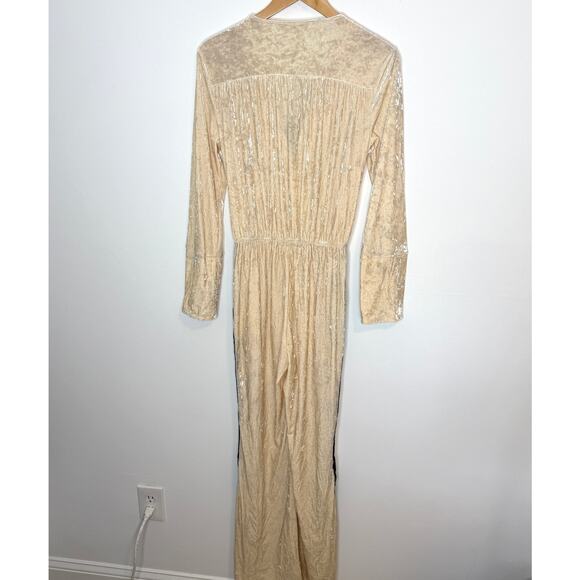 Free People We Are HAH Jump On It Velvet Jumpsuit In Almond Milk Size Large New - Picture 11 of 16